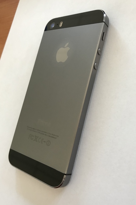 Продам Apple iPhone 5s 16 Gb Space Gray (б/у) Верховцево