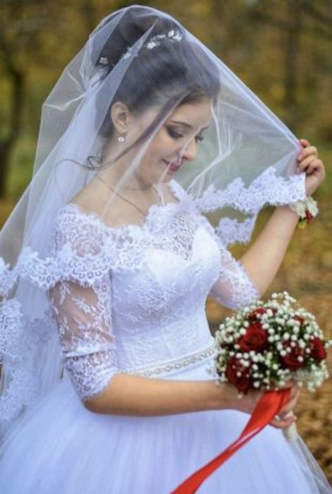 Продам не венчанное воздушное свадебное платье белого цвета  Смоліне