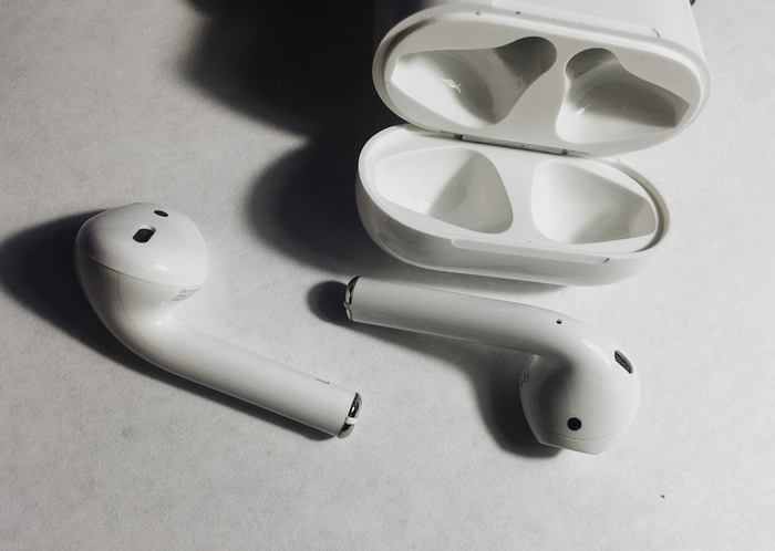 Apple AirPods 2 with Wireless charge  Днипро