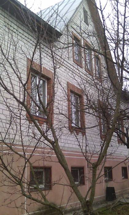 Продам двухэтажный кирпичный дом, 188 кв.м., с.Зазимье, ул. Квитнева,  Киев