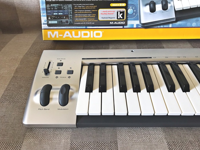 ПРОДАЮ MIDI-клавіатуру M-Audio KeyRig 49 Київ