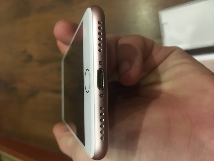 Phone 7 32 GB Gold Rose Neverlock в идеальном состоянии Киев