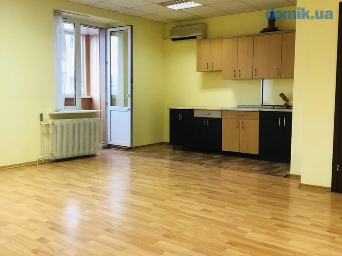 Продажа нежилого помещения офиса 70м2 на Позняках ул Анны Ахматовой 16Б Київ