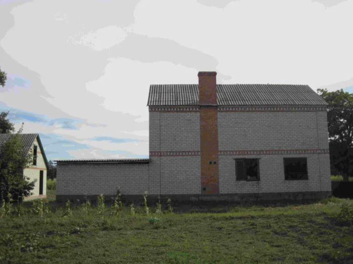 Продається двоповерховий житловий будинок в смт. Градизьк Максимівка