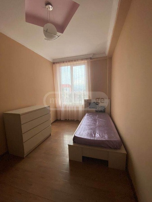 срочно продаётся 98 кв метров 3 ох комнатная квартира Batumi