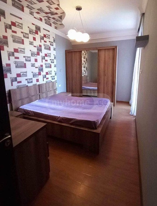 срочно продаётся 98 кв метров 3 ох комнатная квартира Batumi