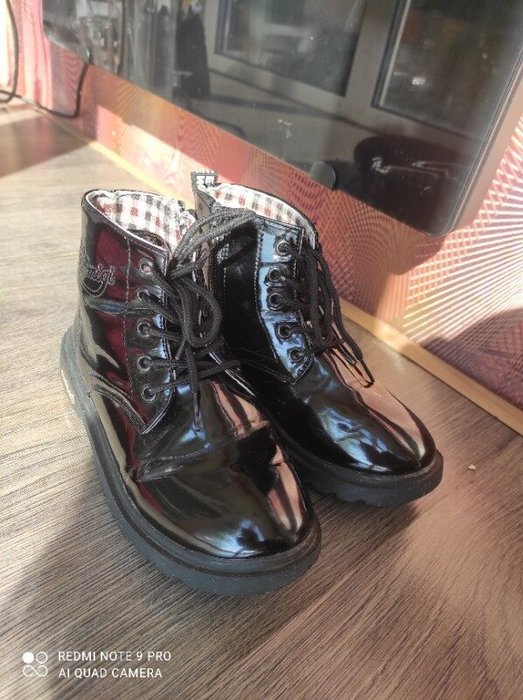 Лаковые демисезонные ботинки девочке, размер 35, стелька 21 см. Борисполь